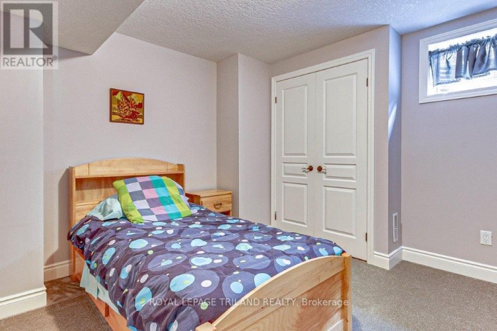 Photo 37 at 233 Wedgewood Drive E, Woodstock